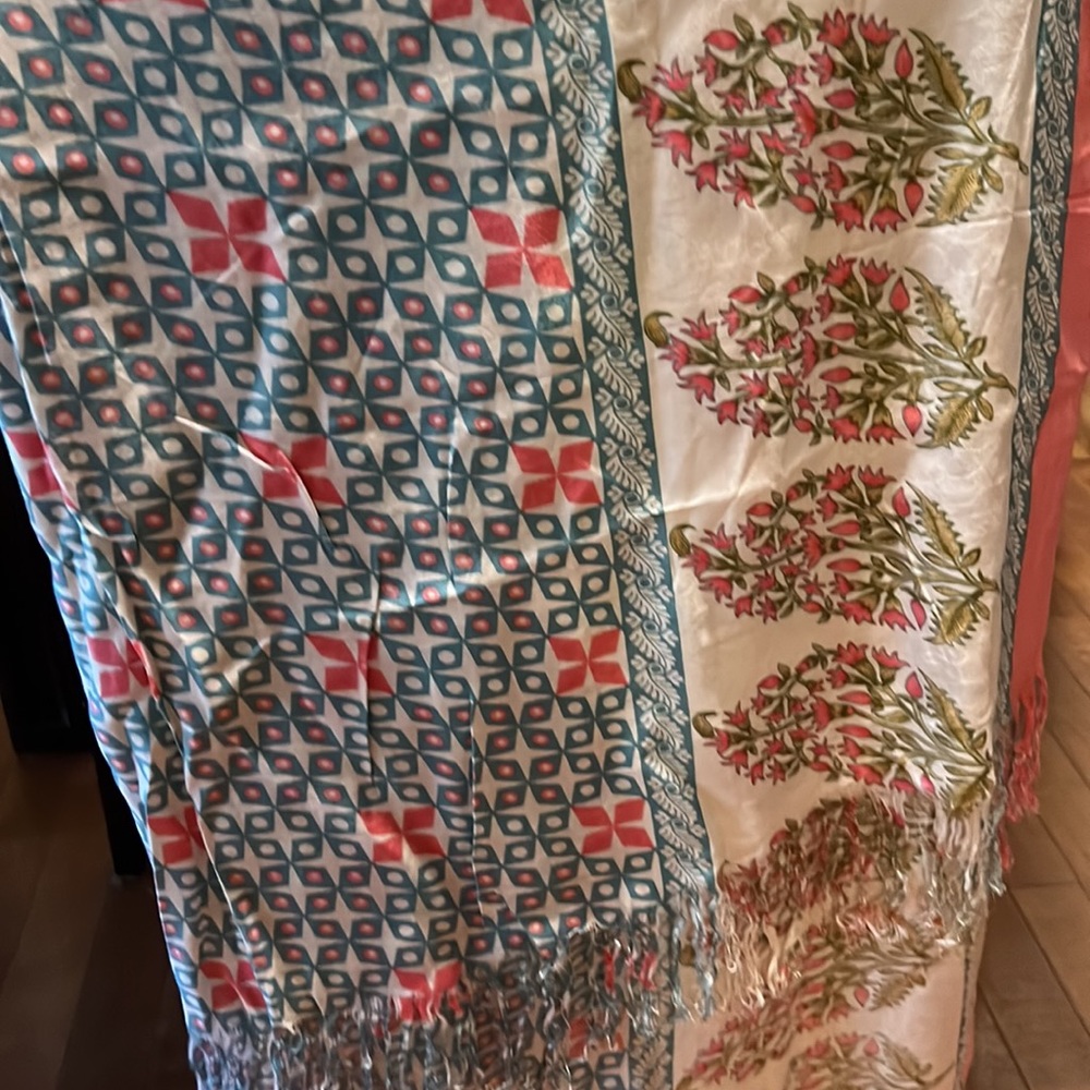 Duppata /scarf - Picture 3 of 3